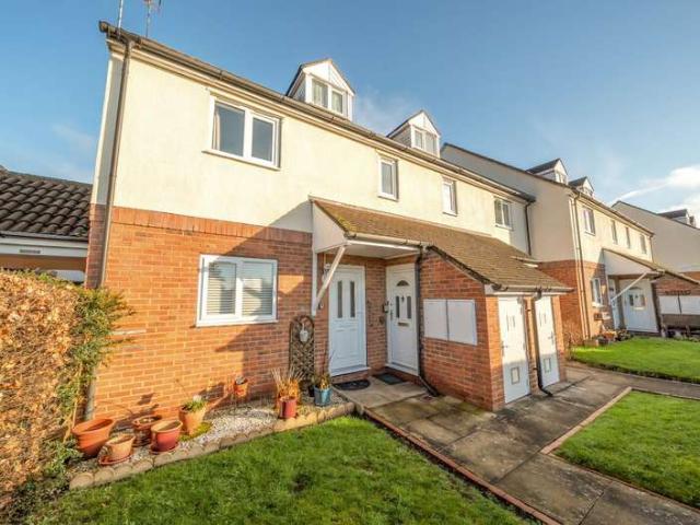 Flat for sale in Thorpe Willoughby