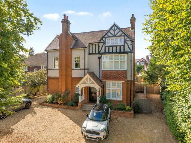 Flat for sale in Charlotteville, Guildford