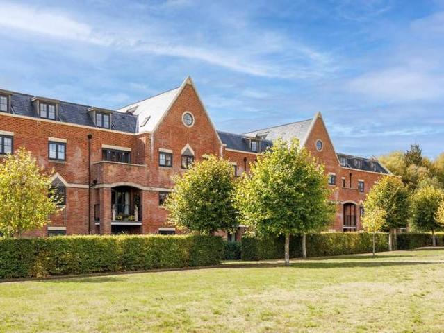 Flat for sale in Mayfield, Cross In Hand