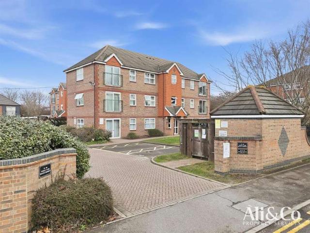 Apartment for sale in Grays, Essex