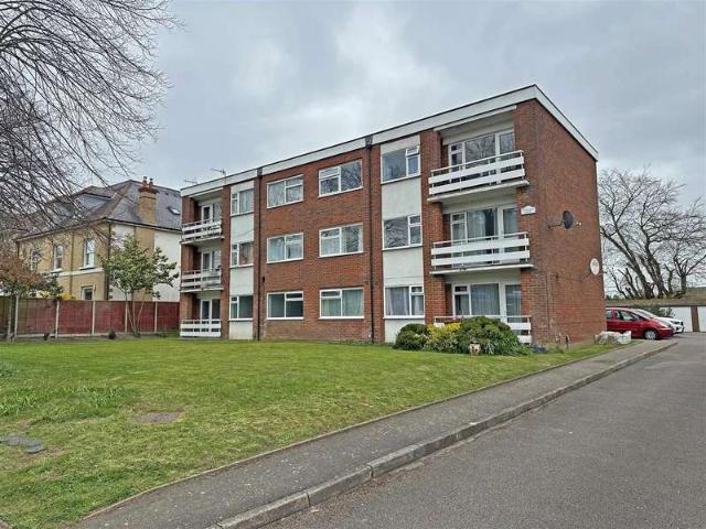 Flat for sale in Red Hill, Surrey