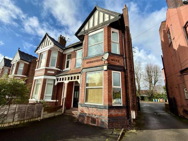 Flat for sale in Gorse Hill, Trafford Park