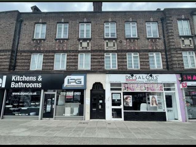 Flat for sale in Friern Barnet, Greater London
