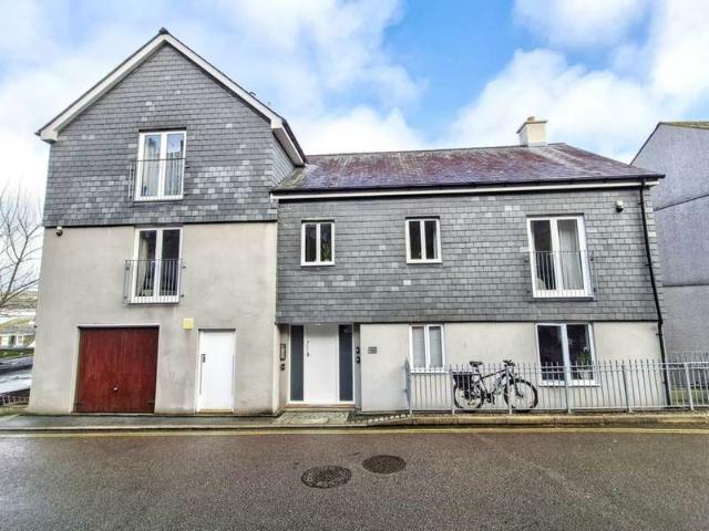 Flat for sale in Falmouth, Cornwall