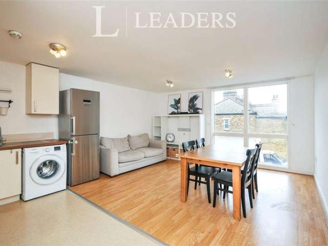 Flat for sale in London Borough of Lewisham, Deptford