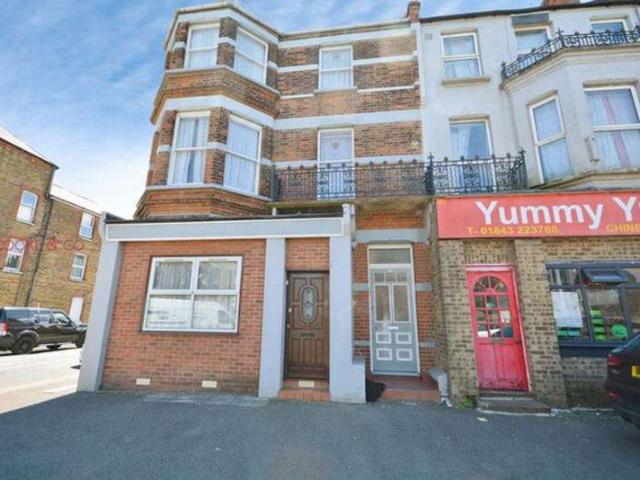 Flat for rent in Westbrook, Acol