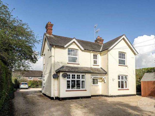 Flat for sale in Liss Forest, East Hampshire
