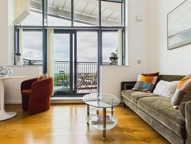 Flat for sale in Broadmead, Feckenham