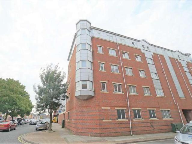 Flat for sale in Fratton, Portsmouth
