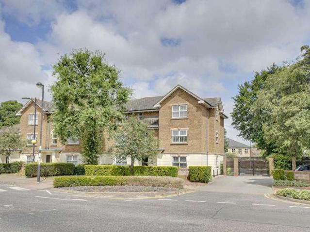 Flat for sale in Leighton-Linslade, Leighton Buzzard