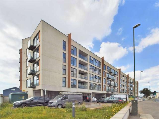 Flat for sale in Fishersgate, West Sussex
