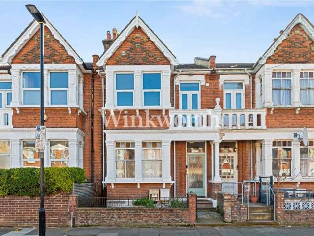 Flat for sale in London Borough of Haringey, Greater London