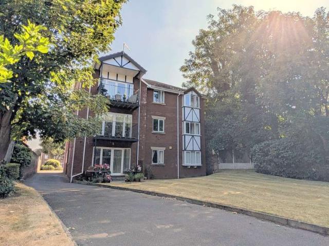 Flat for rent in Meols Cop, Southport