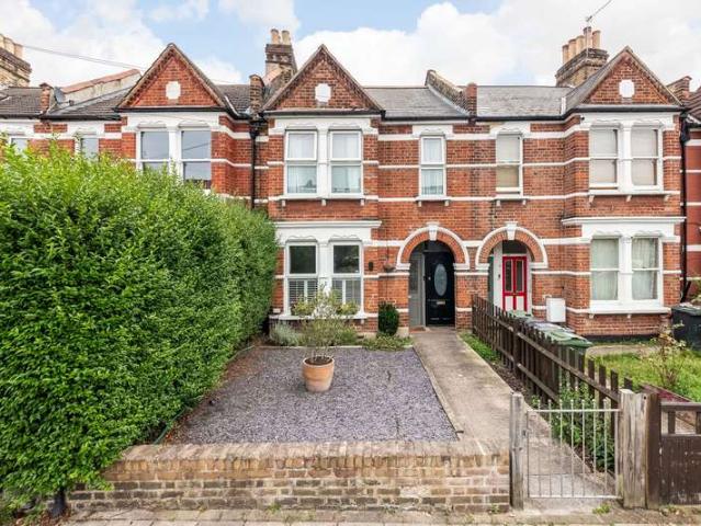 Flat for sale in London Borough of Lewisham, Bell Green