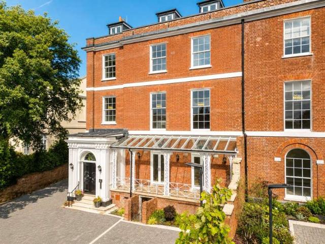 Flat for sale in Watergate, Devon