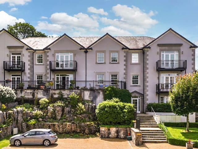 Flat for sale in Silverdale, Bare