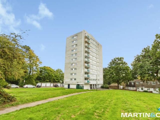 Flat for sale in Metchley, Birmingham