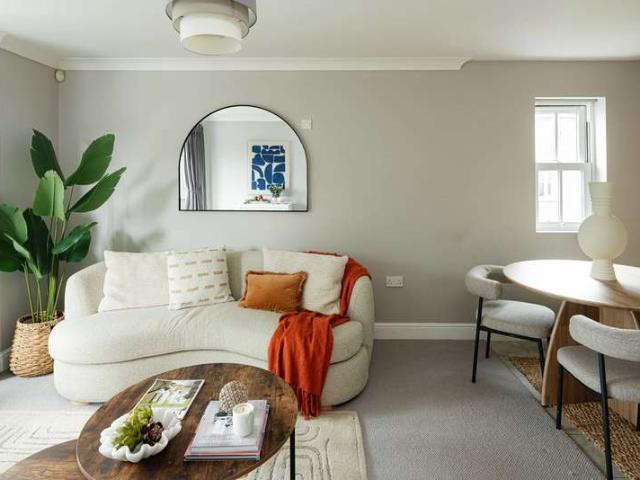 Flat for sale in West Norwood, Greater London