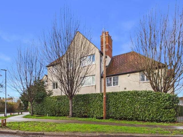 Flat for sale in Jubilee Industrial Centre, King's Walden