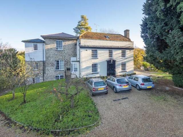 Flat for sale in Sudbury, Chelmondiston