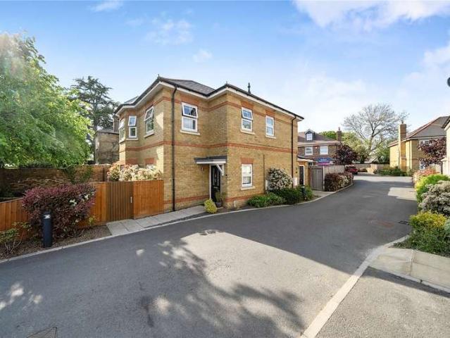 Flat for sale in Iver