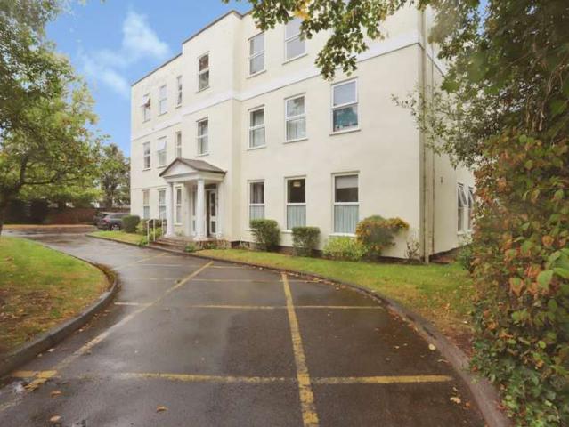 Flat for sale in Ewens Farm, Golden Valley