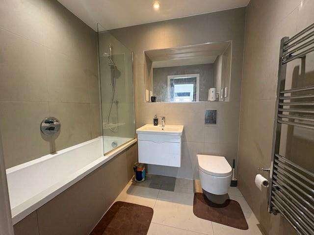 Flat for rent in Connaught Park, Bushey