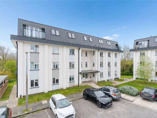 Flat for sale in Cranham, Greater London