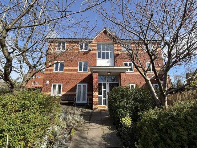 Flat for sale in Blackfriars, Salford