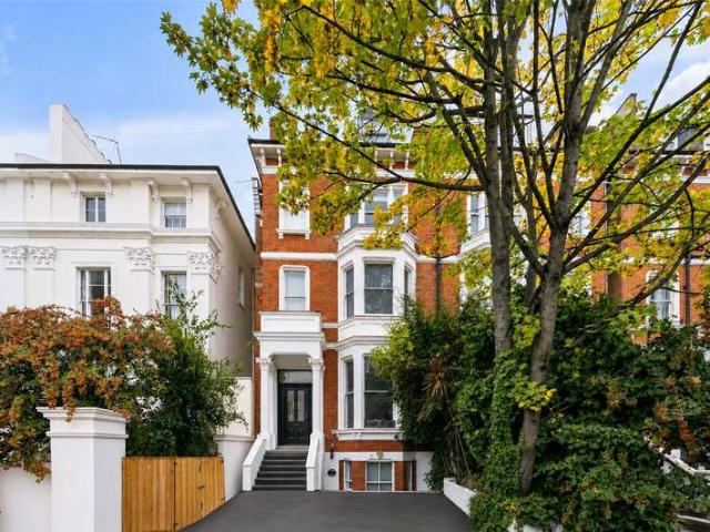 Flat for sale in St. John's Wood, Greater London