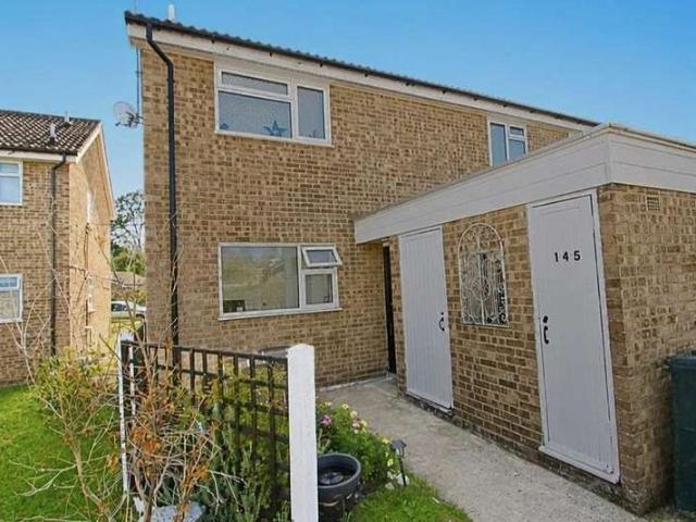 Flat for sale in The Hermitage, Woking