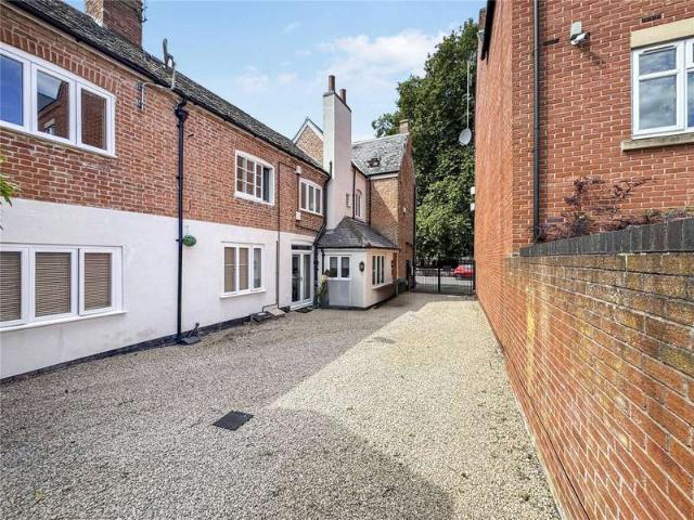 Flat for sale in Elmfield, Leicestershire