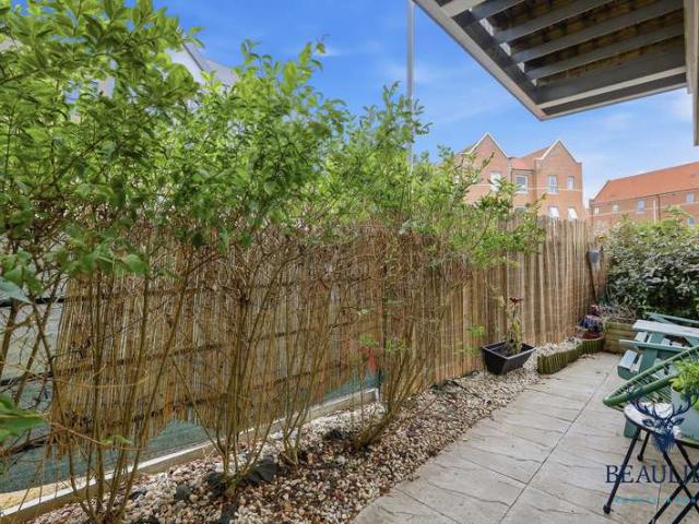 Flat for sale in Chelmsford, Essex