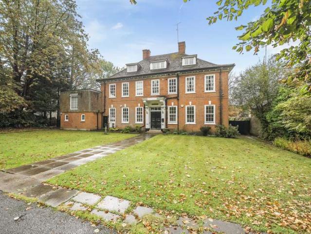 Flat for sale in London Borough of Hillingdon, Greater London