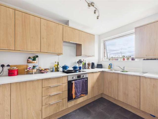 Flat for sale in Kingsdown, Feckenham