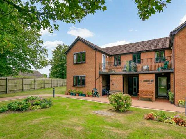 Flat for sale in Staniland, Boston