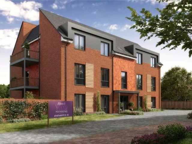 Flat for sale in Horsell, Woking