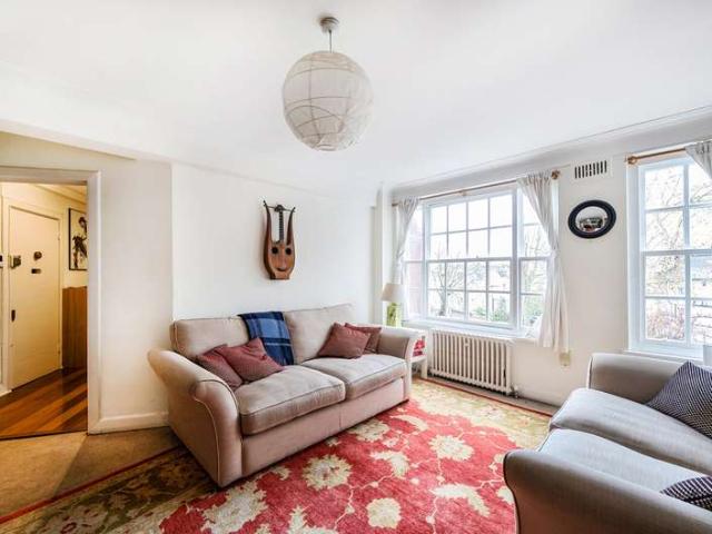 Flat for sale in Primrose Hill, Greater London