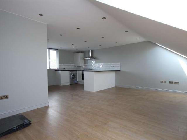 Flat for rent in Harlesden, Harlesden