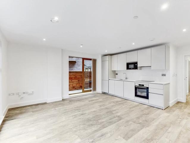 Apartment for rent in Dollis Hill, Greater London