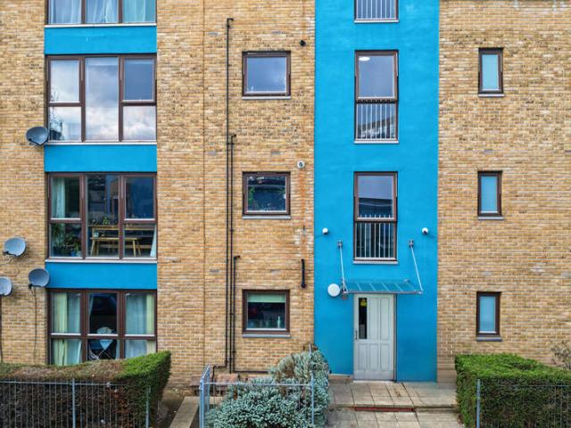 Flat for sale in Bromley-by-Bow, Greater London