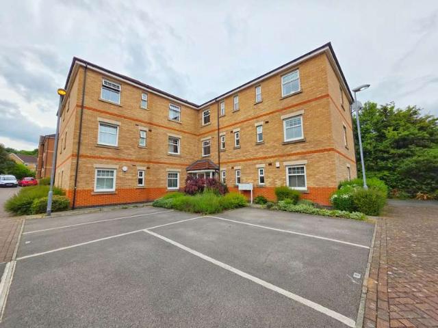 Flat for sale in Westfield, Sheffield