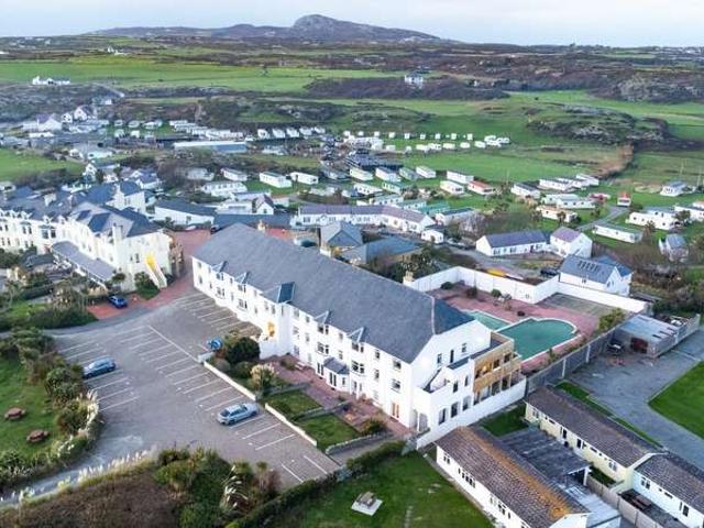 Flat for sale in Trearddur, Wales