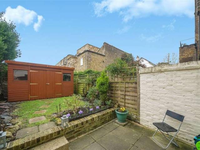 Flat for sale in Gospel Oak, Greater London
