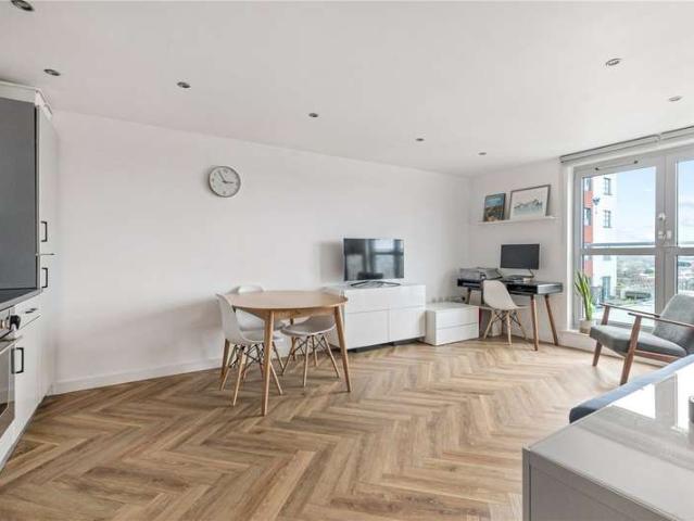 Flat for sale in Hoxton, De Beauvoir Town