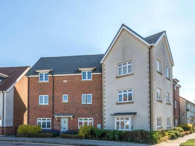Flat for sale in Bracknell