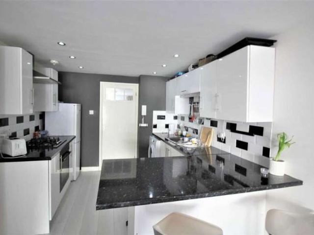 Flat for sale in Weston-super-mare, North Somerset
