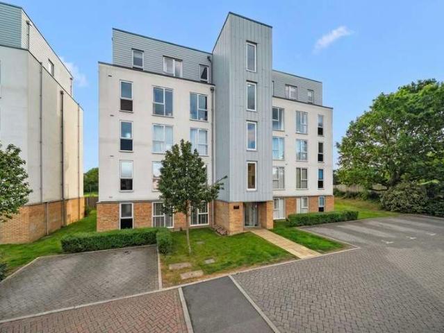 Flat for sale in Row Town, Surrey