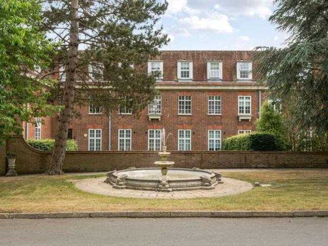 Flat for sale in Row Town, Surrey