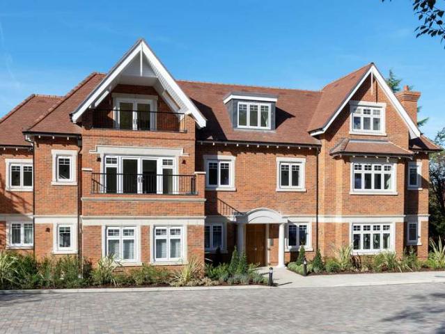Flat for sale in Cockfosters, Greater London